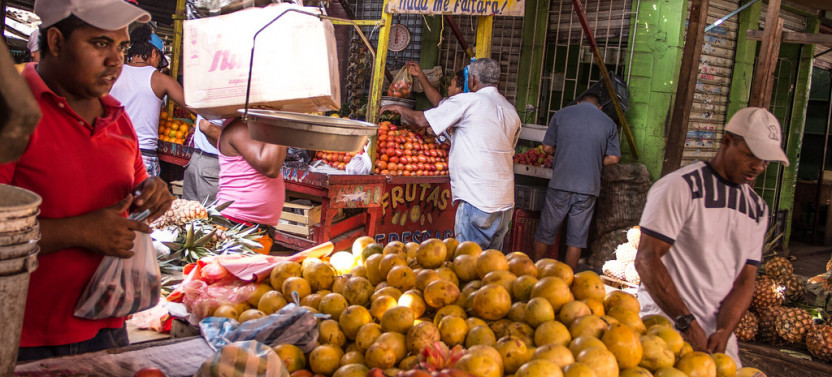 Discover Cartagena's Bazurto Market: Authentic Food & Culture