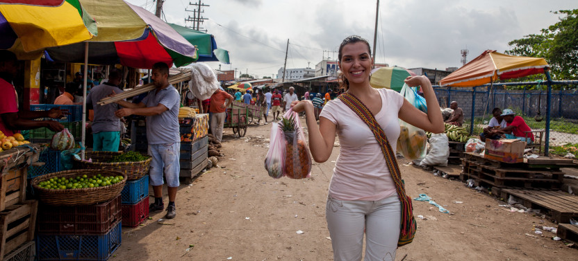 Discover Cartagena's Bazurto Market: Authentic Food & Culture