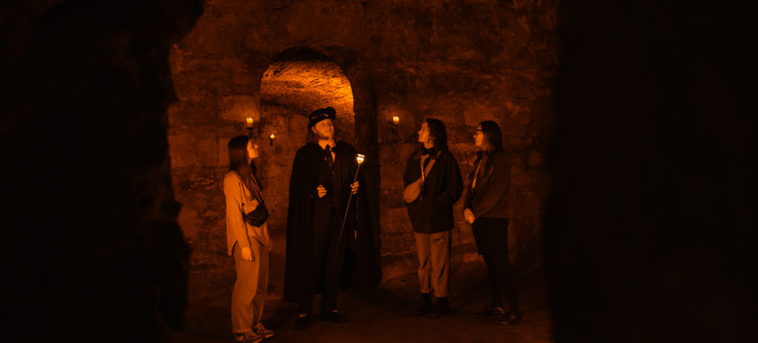 Small Group Multi-Sensory Underground Vaults & Graveyard Evening Tour