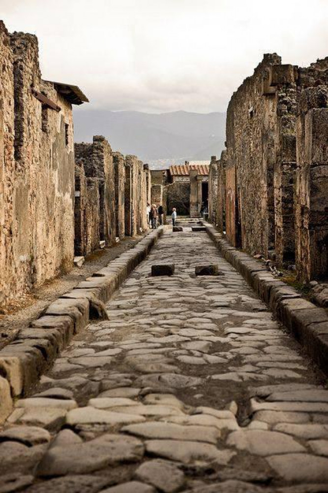 Pompeii With Private Guide And Wine Tasting Tour and lunch included