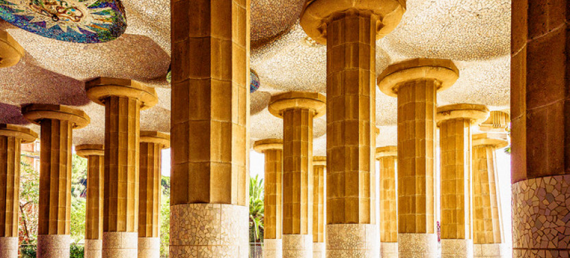 Barcelona: Gaudí's Park Güell Fast-Track Guided Tour