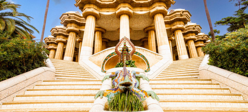 Barcelona: Gaudí's Park Güell Fast-Track Guided Tour