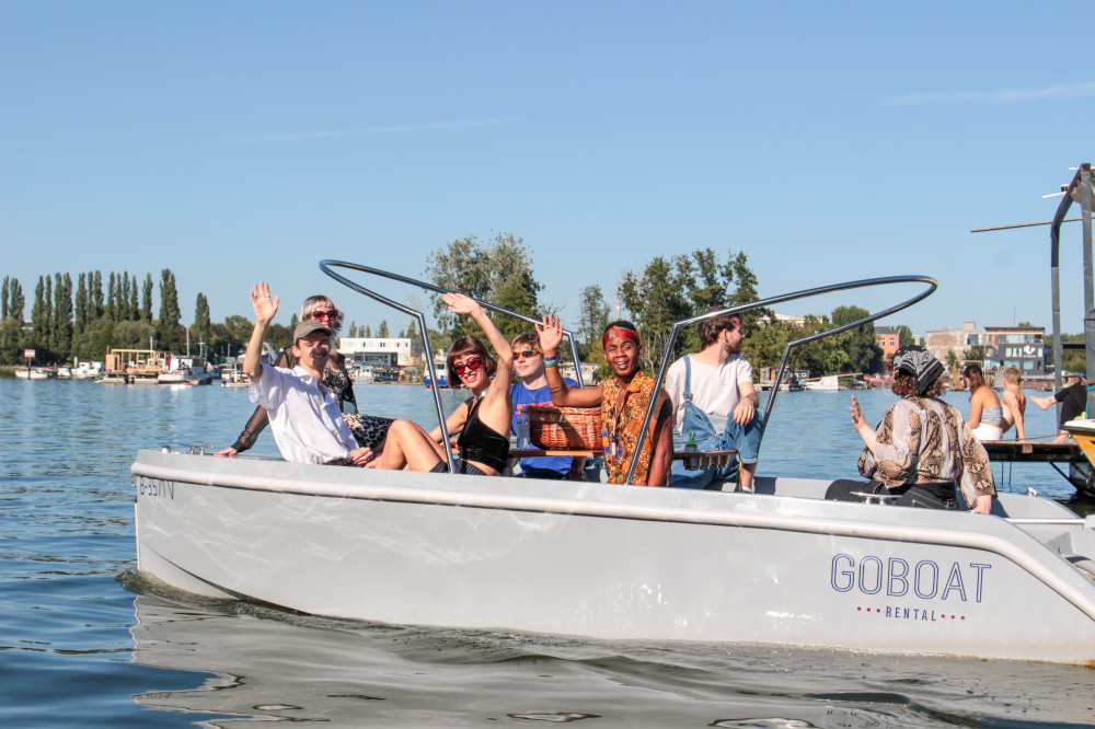 Berlin - Köpenick / 3-Hour Boat Rental (Up to 8 People)