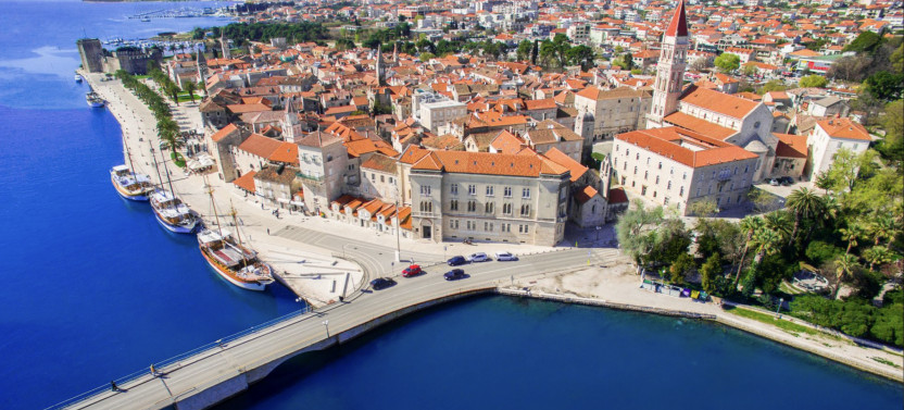 Private Full-Day Boat Tour to Trogir, Blue Lagoon & Šolta Island