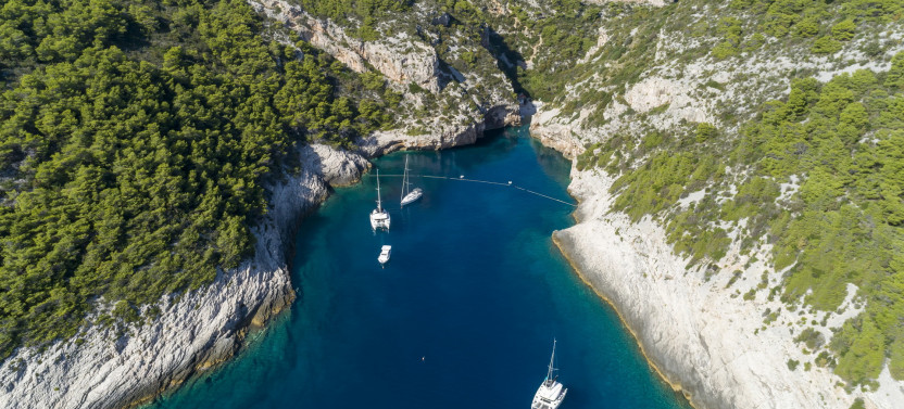 5 Island Private Boat Tour to Blue Cave, Budikovac, Hvar & Pakleni Island