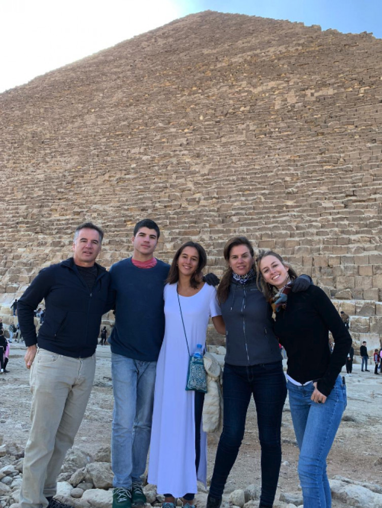 8 Hour Private Tour of Giza Pyramids, Memphis, Sakkara & Dahshur With Lunch