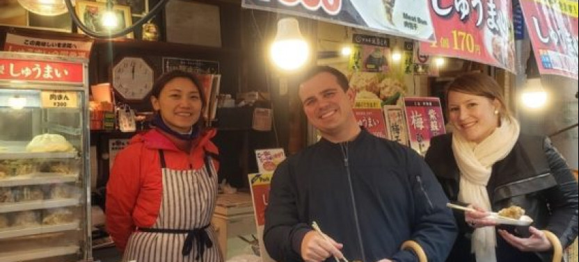 Small Group Classic Tsukiji Restaurant Breakfast and Market Tour