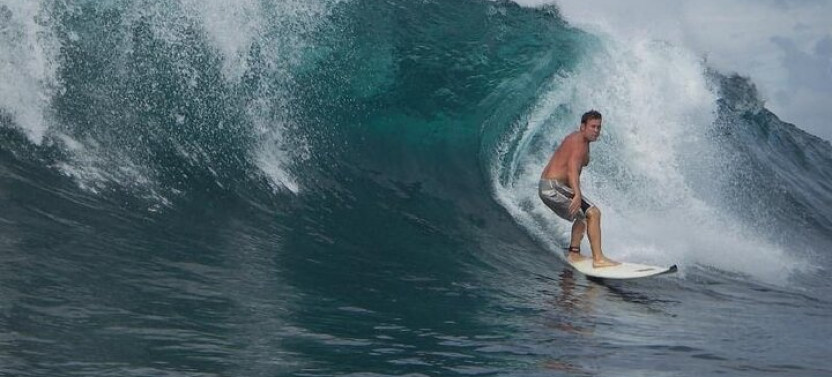Surfing in Arugam Bay