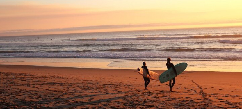 Surfing in Mount Lavinia