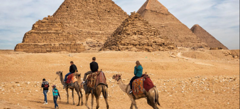 Cairo Highlights: 3 Day Tour with Felucca Ride & Giza Light Show