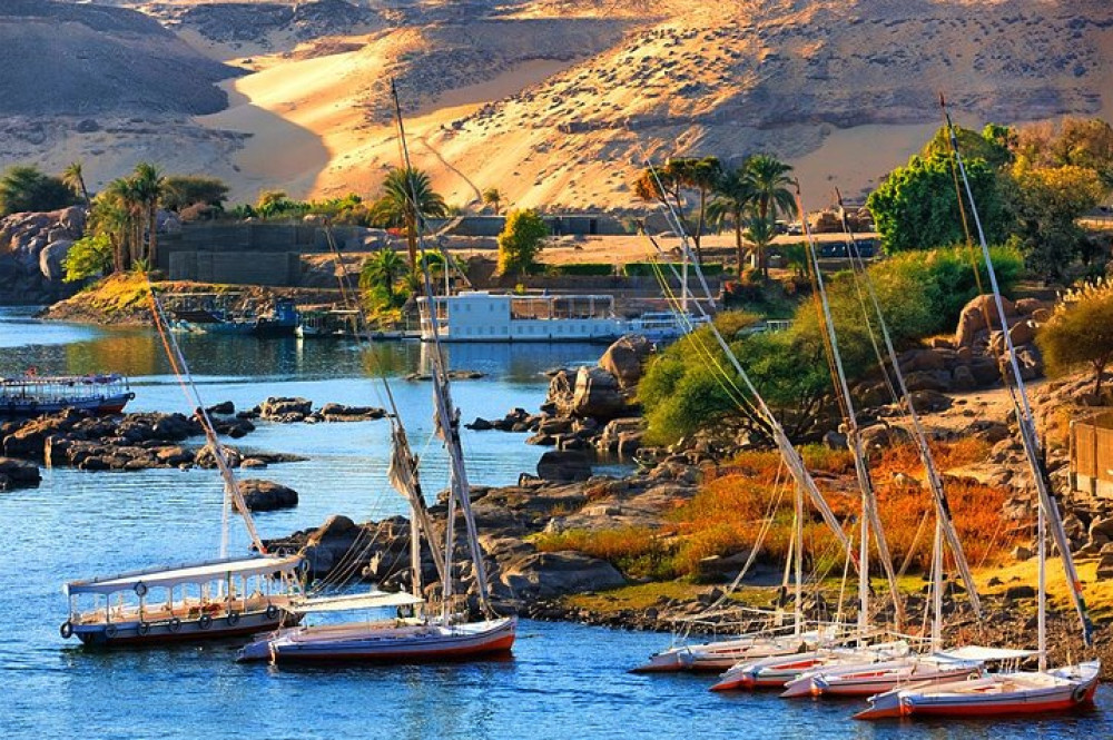 Comfortable Private Transfer From Luxor To Aswan