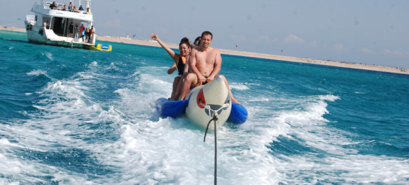 From Luxor: Snorkeling Day Tour at Utopia Island in Safaga