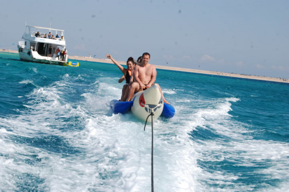 From Luxor: Snorkeling Day Tour at Utopia Island in Safaga