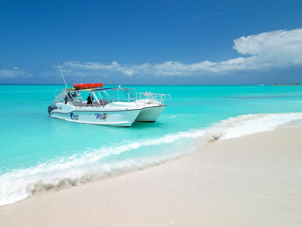 Private Boat Charter Full Day With Stop At the TIKI Bar ( Wi-Fi )