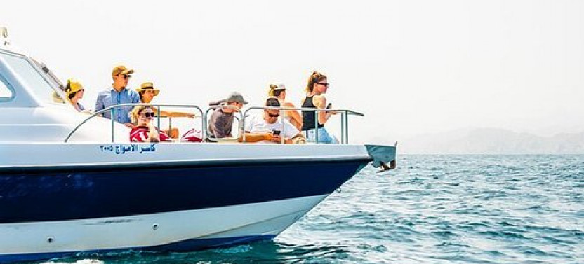 Golden Hour Cruise: Sunset & Muscat Coastline Tour (Shared Group Tour)