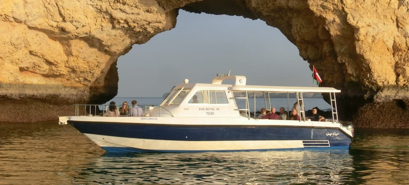 Golden Hour Cruise: Sunset & Muscat Coastline Tour (Shared Group Tour)