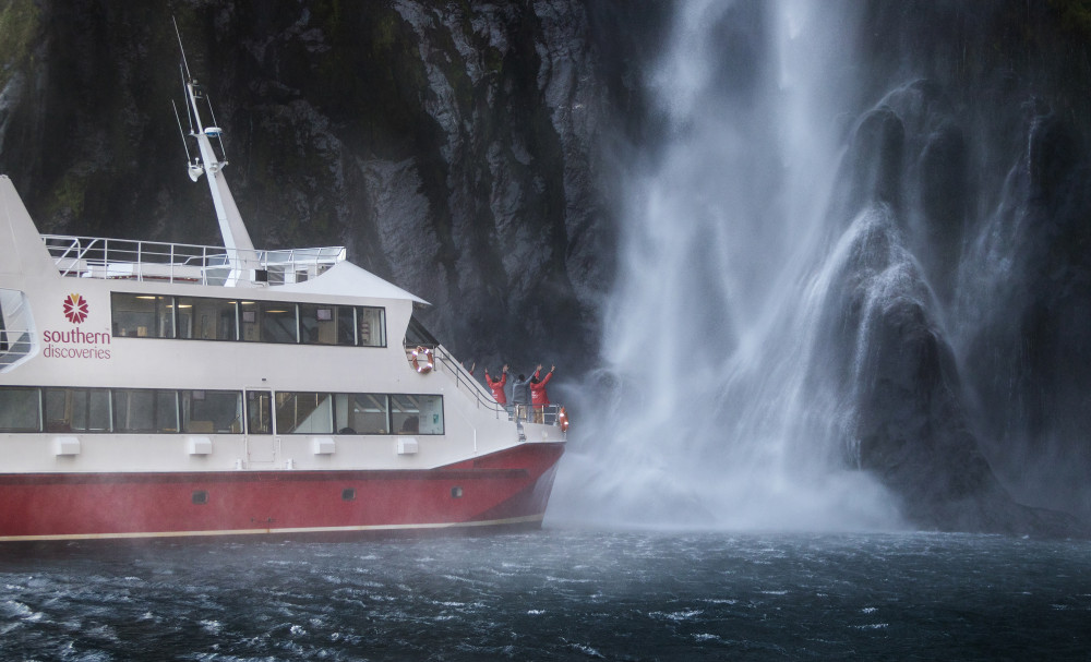 Milford Sound Fly / Nature Cruise / Fly - 11.30am