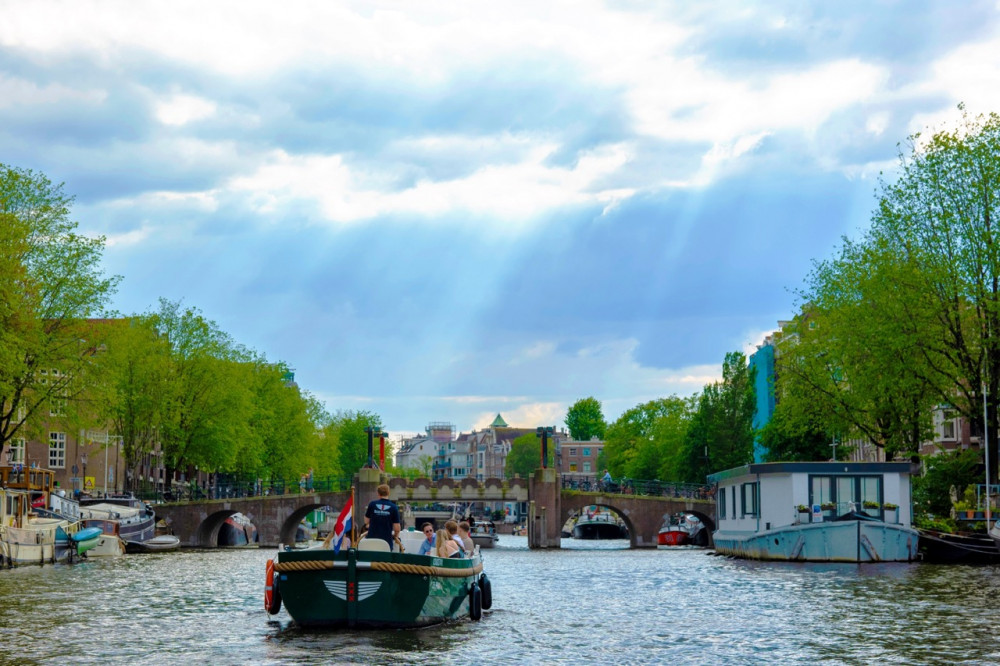 The Newset Canal Cruise in Amsterdam Including 1 drink