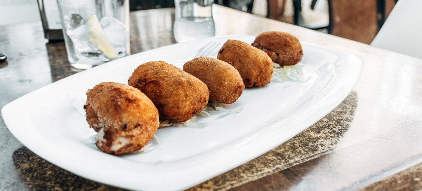 Marbella Food Tour with Tapas & Drinks with a Local