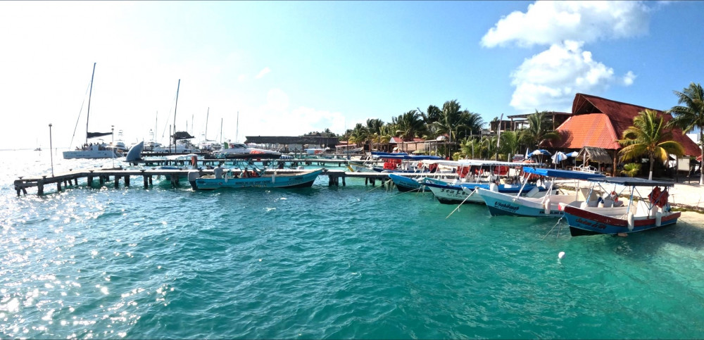 Isla Mujeres Snorkel, Lunch & Pick Up from Cancun to Puerto Morelos