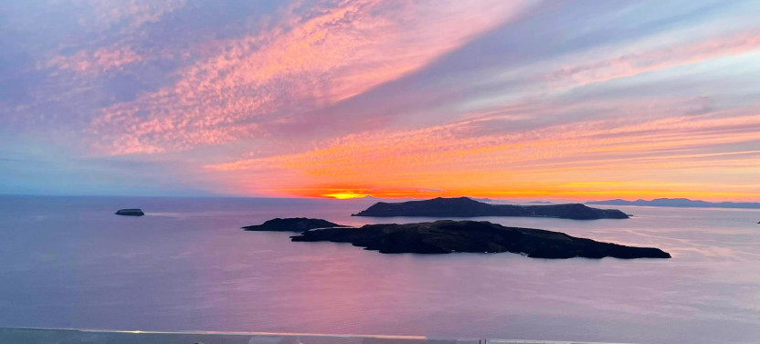 Santorini Private Wine Tour: 3 Wineries, 12 Tastings & Caldera Sunset