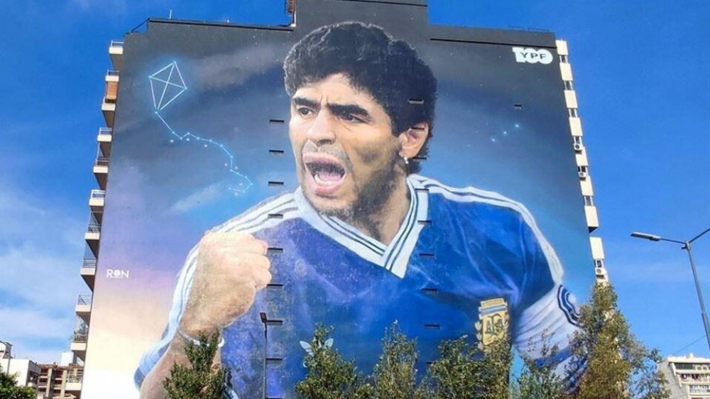 Argentine Football Legends Graffiti Tour: Messi & Maradona