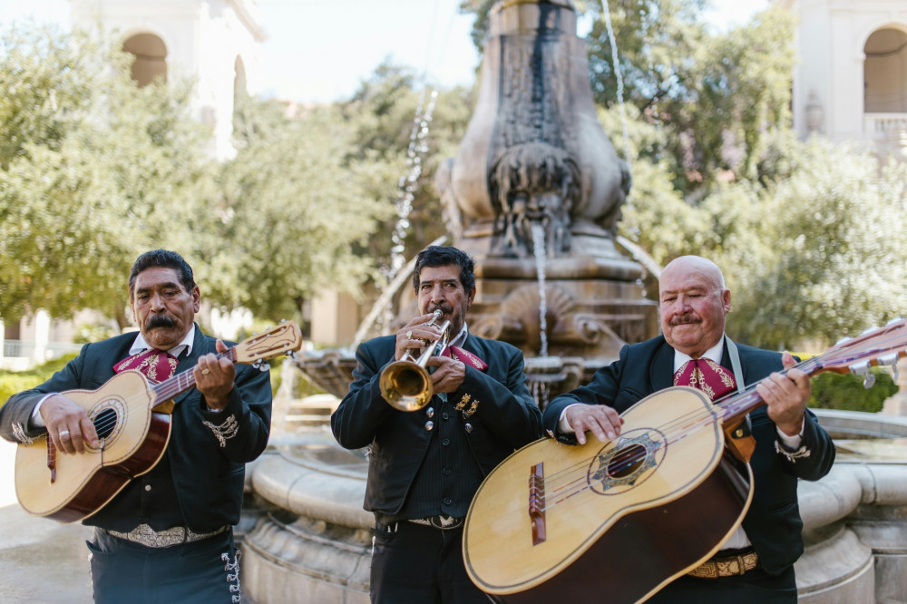 Mezcal Tour Mexico City: Enjoy Cultural Sips and Mariachi