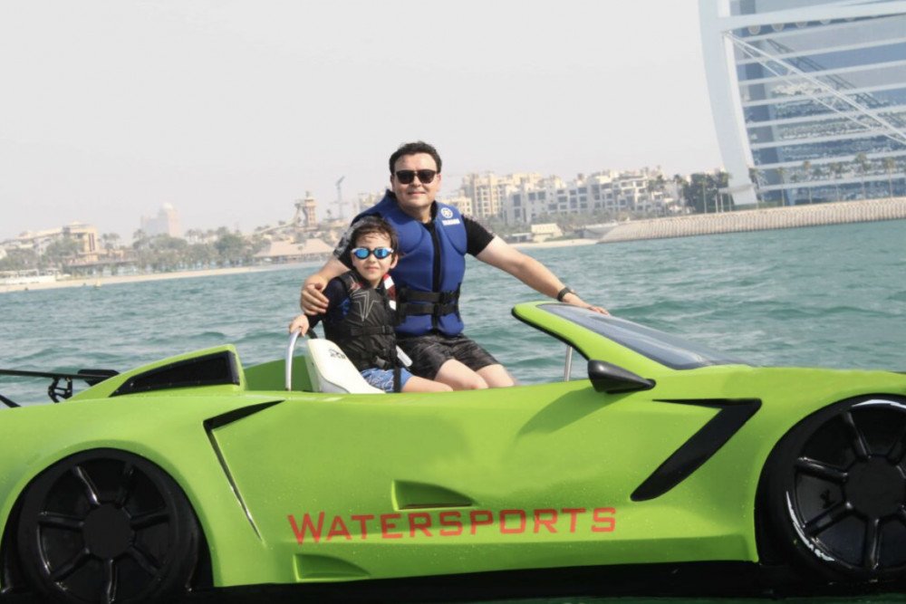 Dubai Jet Car Ride: 20-Minute Tour