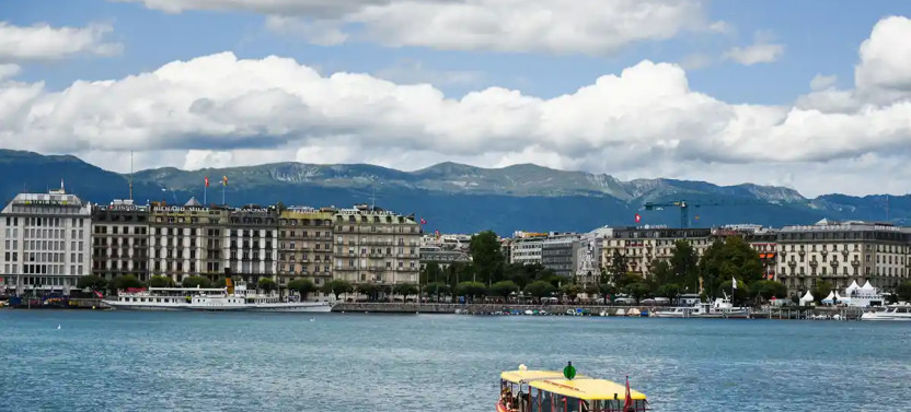 Guided Walking Tour in Geneva
