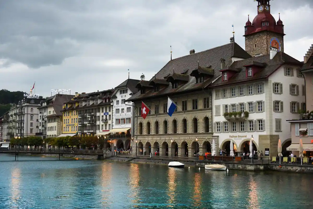 ARATOURS SA (AlpTransfer, AlpExcursion, Switzerland Tour)