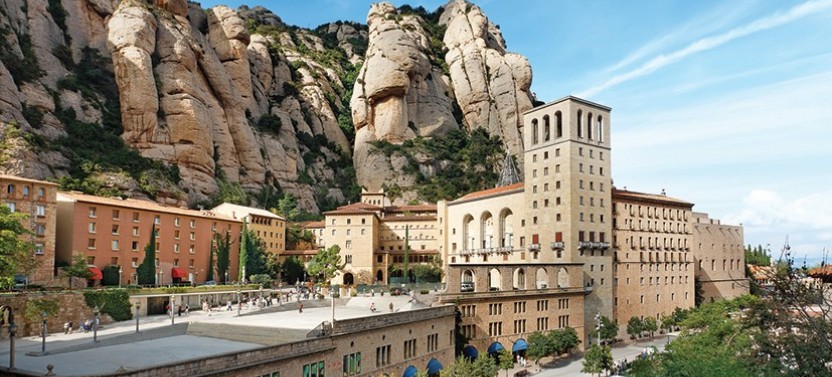 Montserrat Monastery With Traditional Farmhouse-style Lunch & Winery