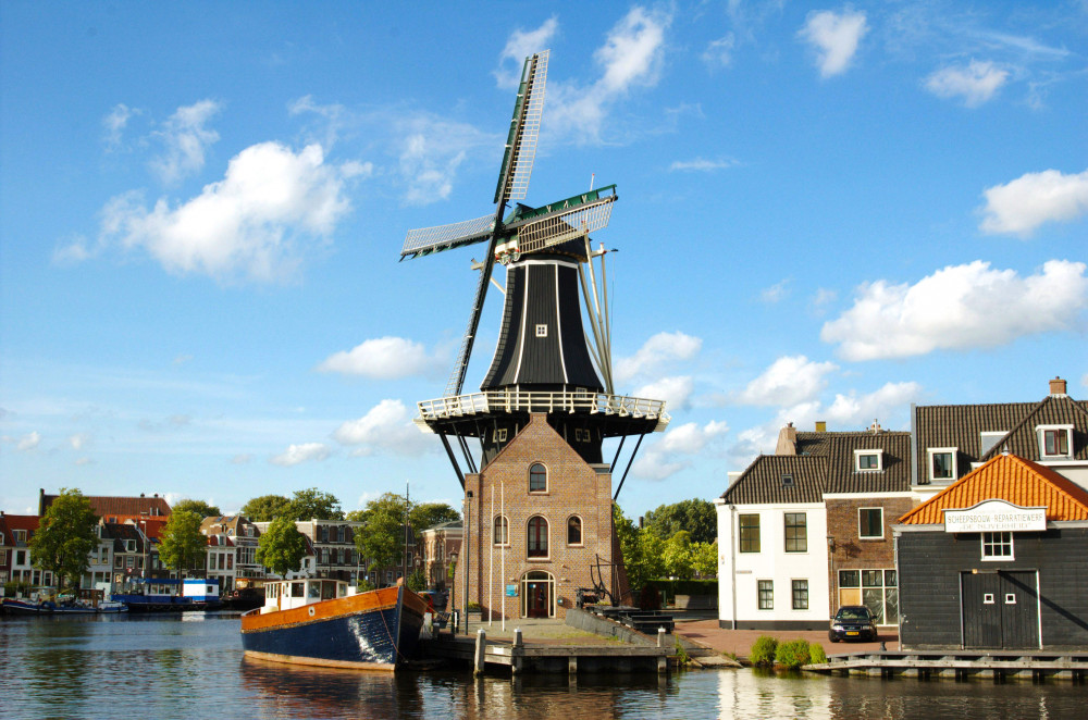 Smidtje Canal Cruises