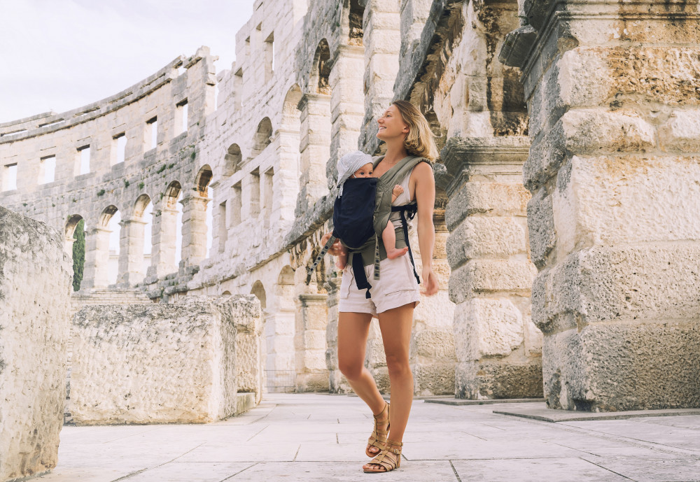 Small Group: Colosseum Arena Floor, Palatine Hill & Roman Forum Guided Tour