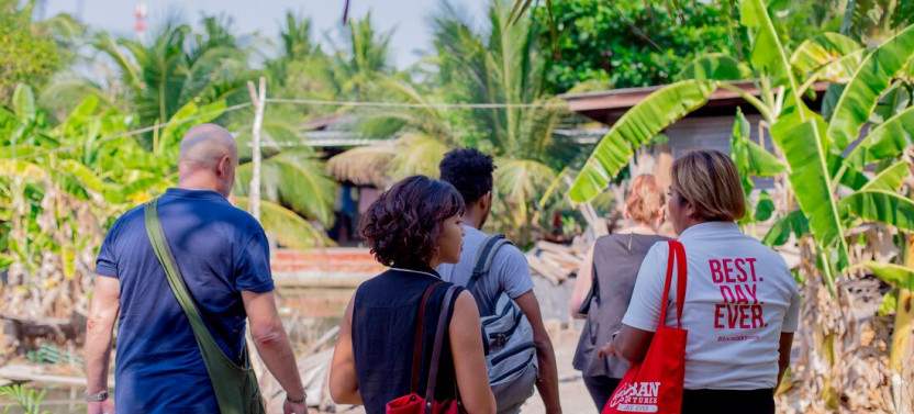 Beyond Bangkok Private Adventure: Railway & Floating Markets