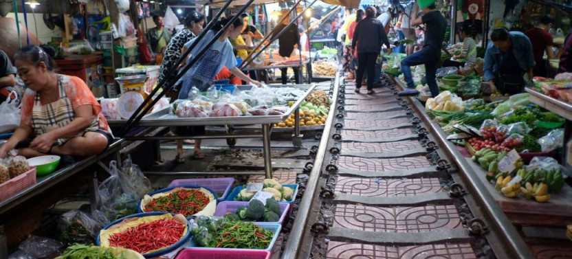 Beyond Bangkok Private Adventure: Railway & Floating Markets