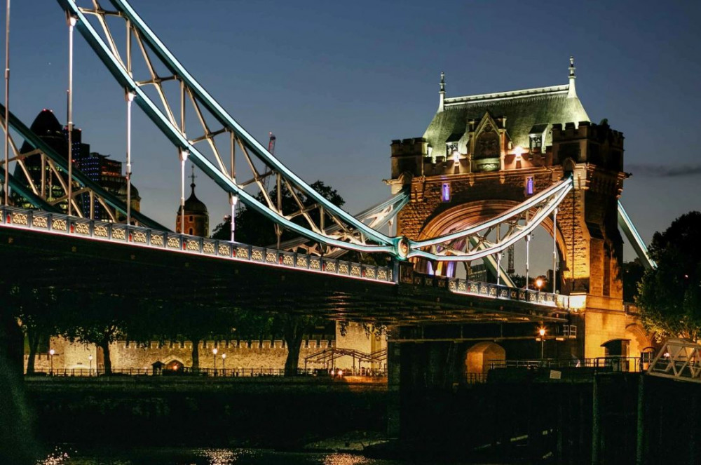 London New Year’s Eve Dinner Cruise