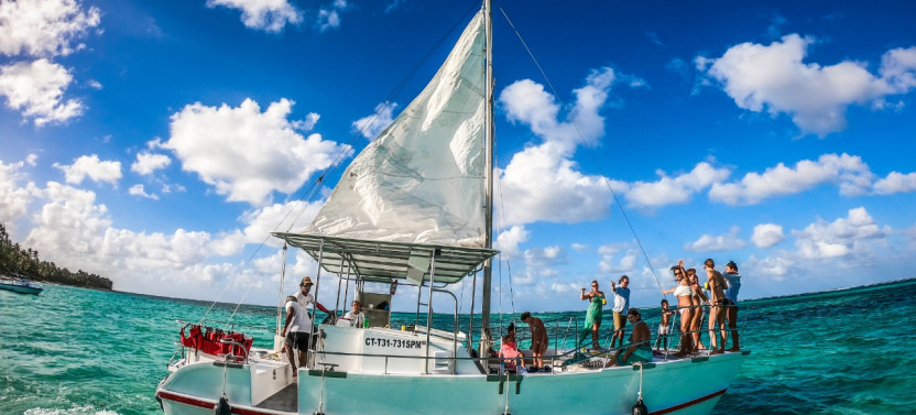 Private Catamaran Sailing & Snorkeling Experience