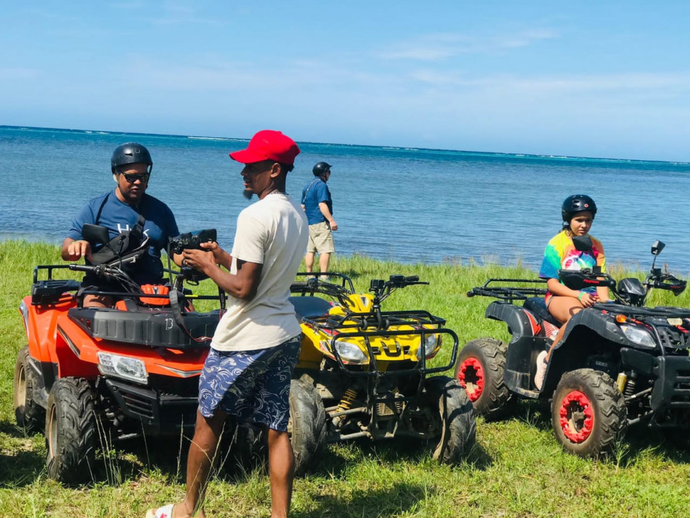 Roatan 5 Hours Adventure ATV, Food Tasting & Beach