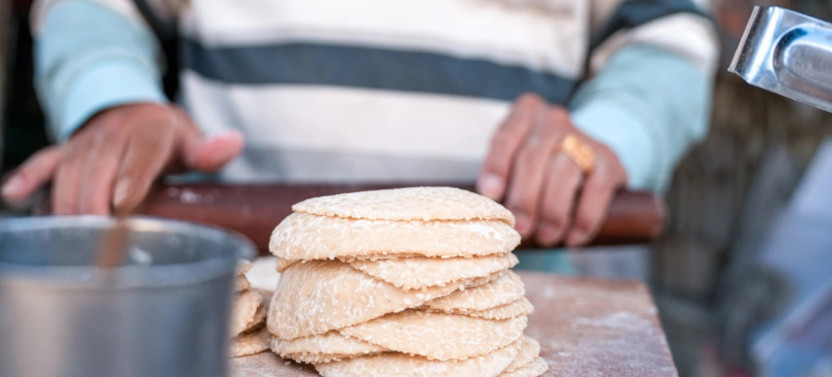 Small Group Phnom Penh Morning Market & Breakfast Food Tour