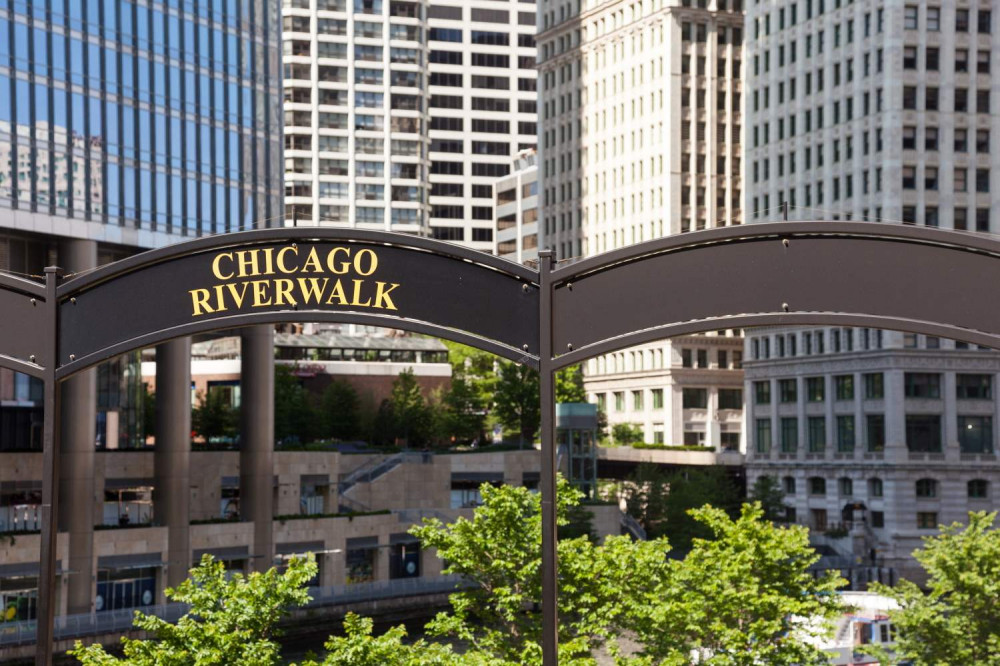 Chicago Riverwalk Self-Guided Walking Tour