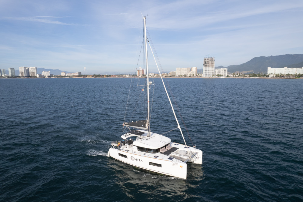 Puerto Vallarta: All Inclusive Coast & Fun 4hrs Catamaran 40` Lagoon Ibiza