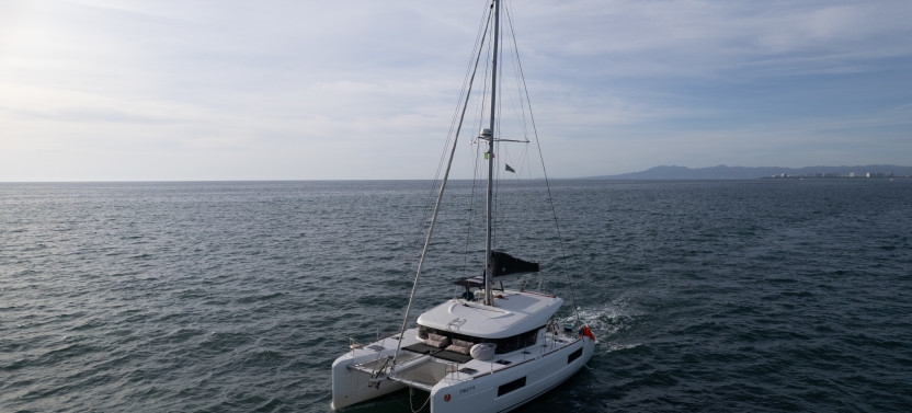 Puerto Vallarta: All Inclusive Coast & Fun 4hrs Catamaran 42` Goa Lagoon