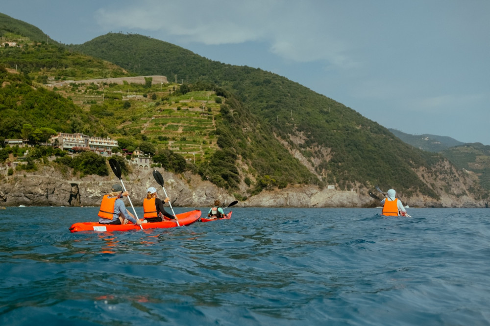 Cinque Terre Sunset Kayak & Wine Tour