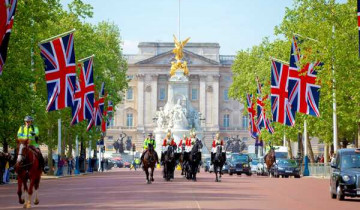 A picture of The Grand 12 Day Tour of Britain with Freetime in London