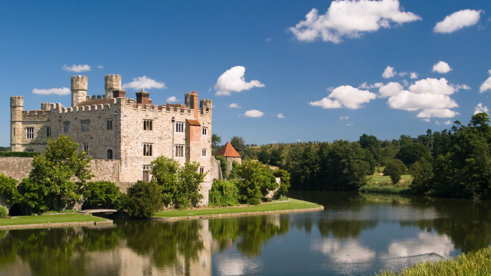 Private Leeds Castle, Canterbury Cathedral & Dover Tour