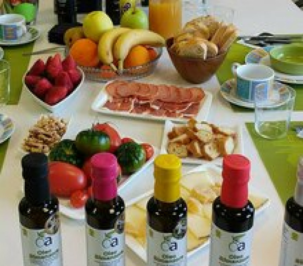 Olive Oil Guided Tour with Breakfast or Healthy Snack