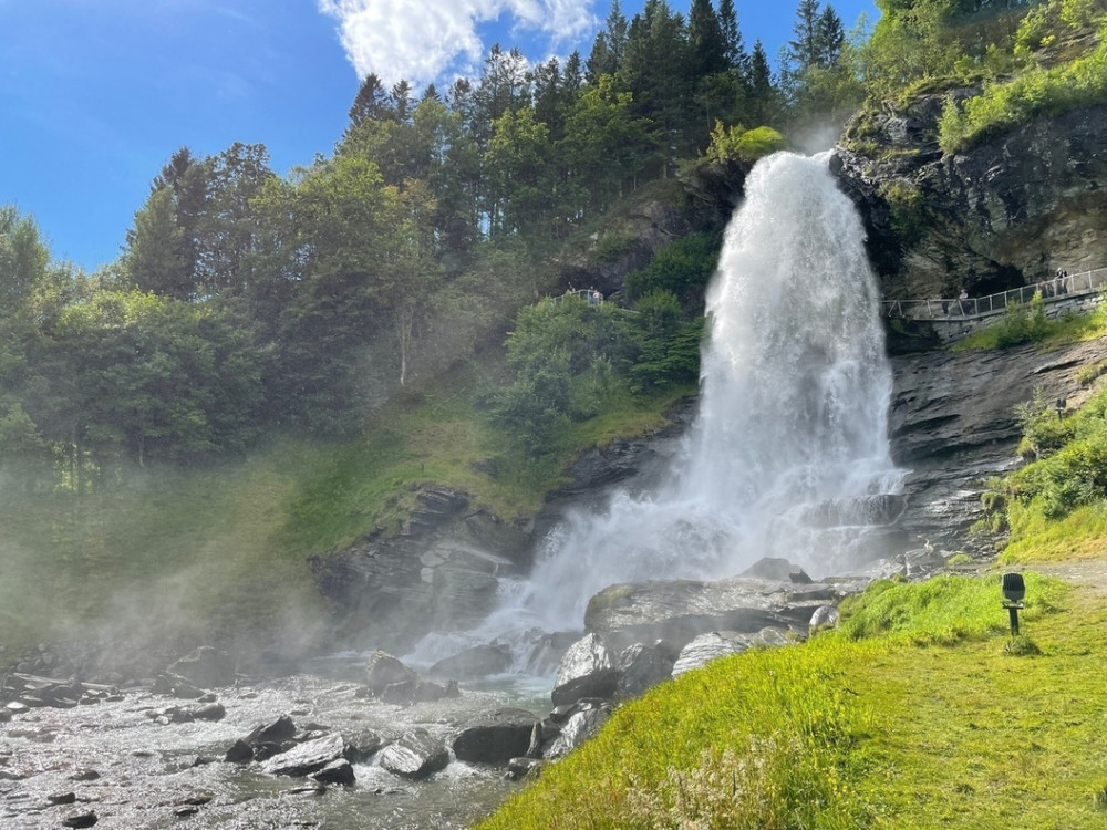 Bergen Shore Excursion: Waterfalls, Fjords & City Market