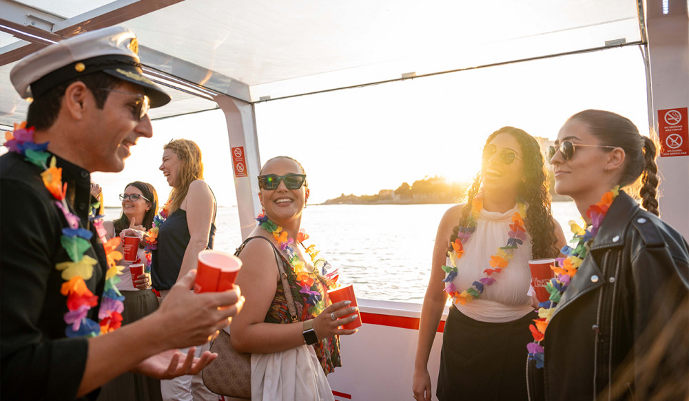 Porto: 6 Bridges Douro River Party Boat with Sunset Option