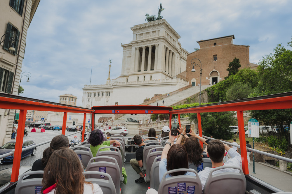 24/48-hour Hop-on Hop-off Bus & Vatican Museums Ticket