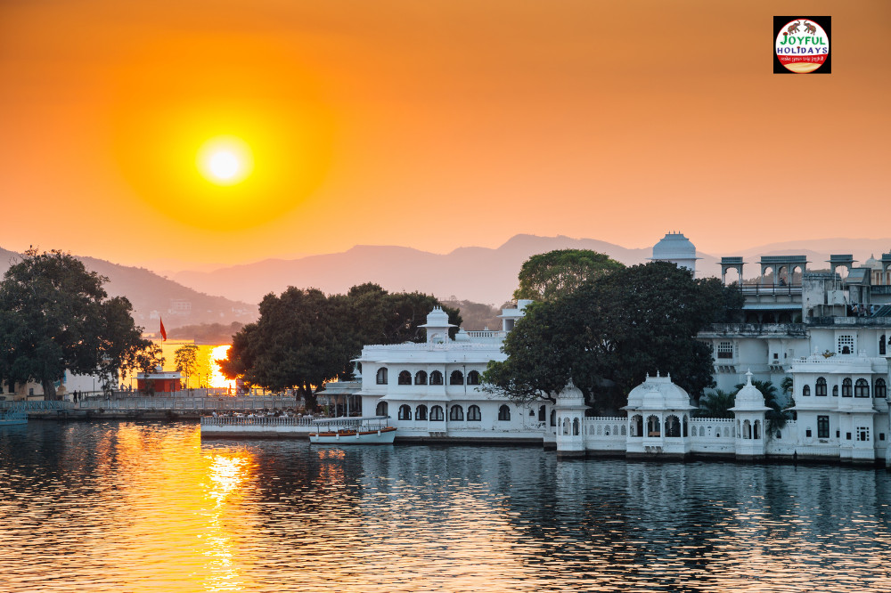 Private Tour: 8 Day Golden Triangle Tour with Jodhpur and Udaipur